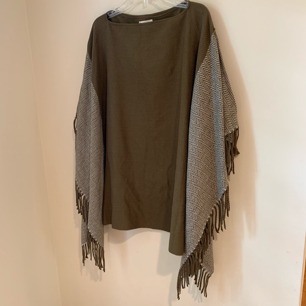 Universal Thread Aztec/boho inspired poncho - Picture 5 of 7
